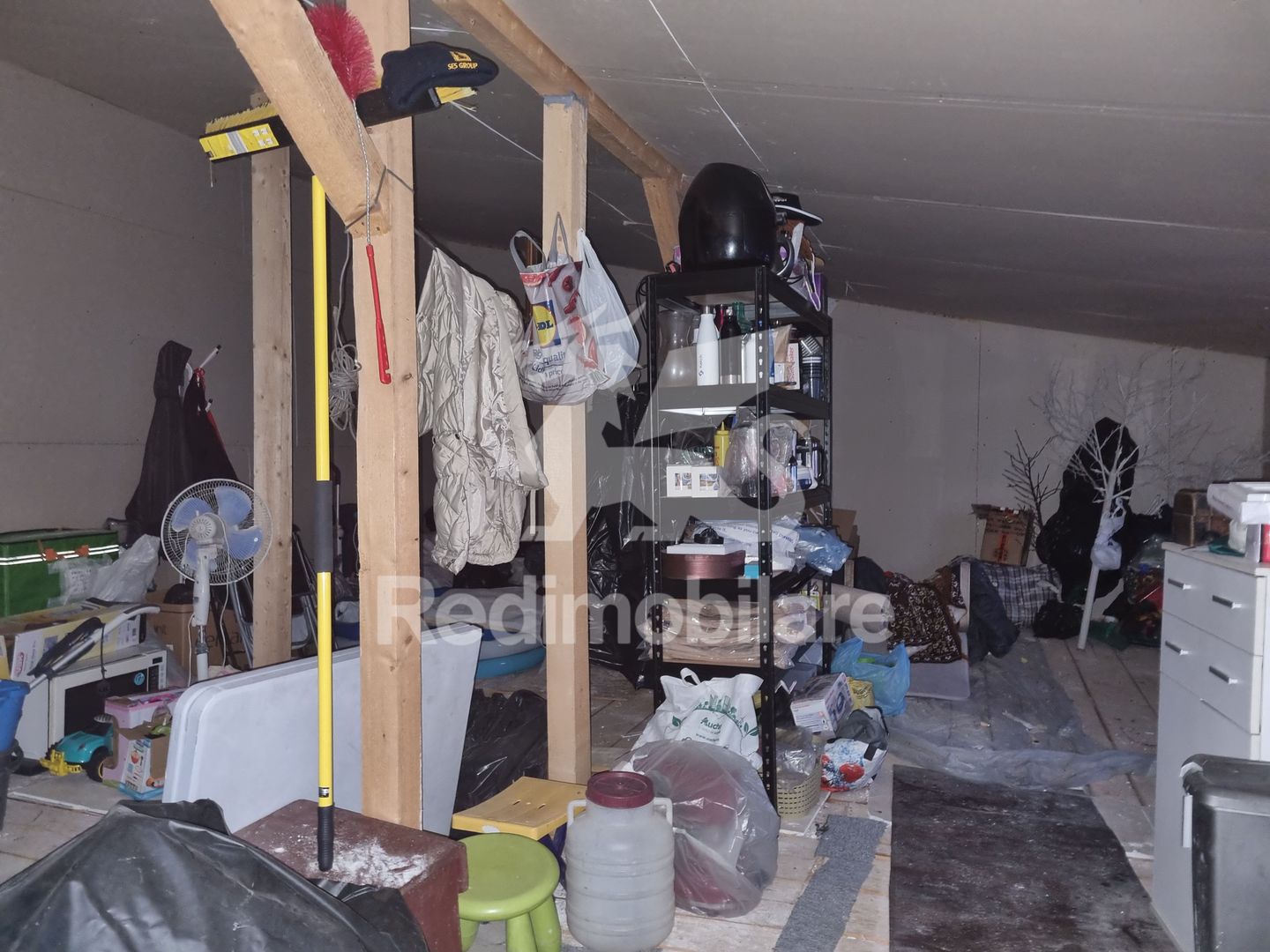 Casă funcțională, curte proprie, finisaje moderne - Poză 14