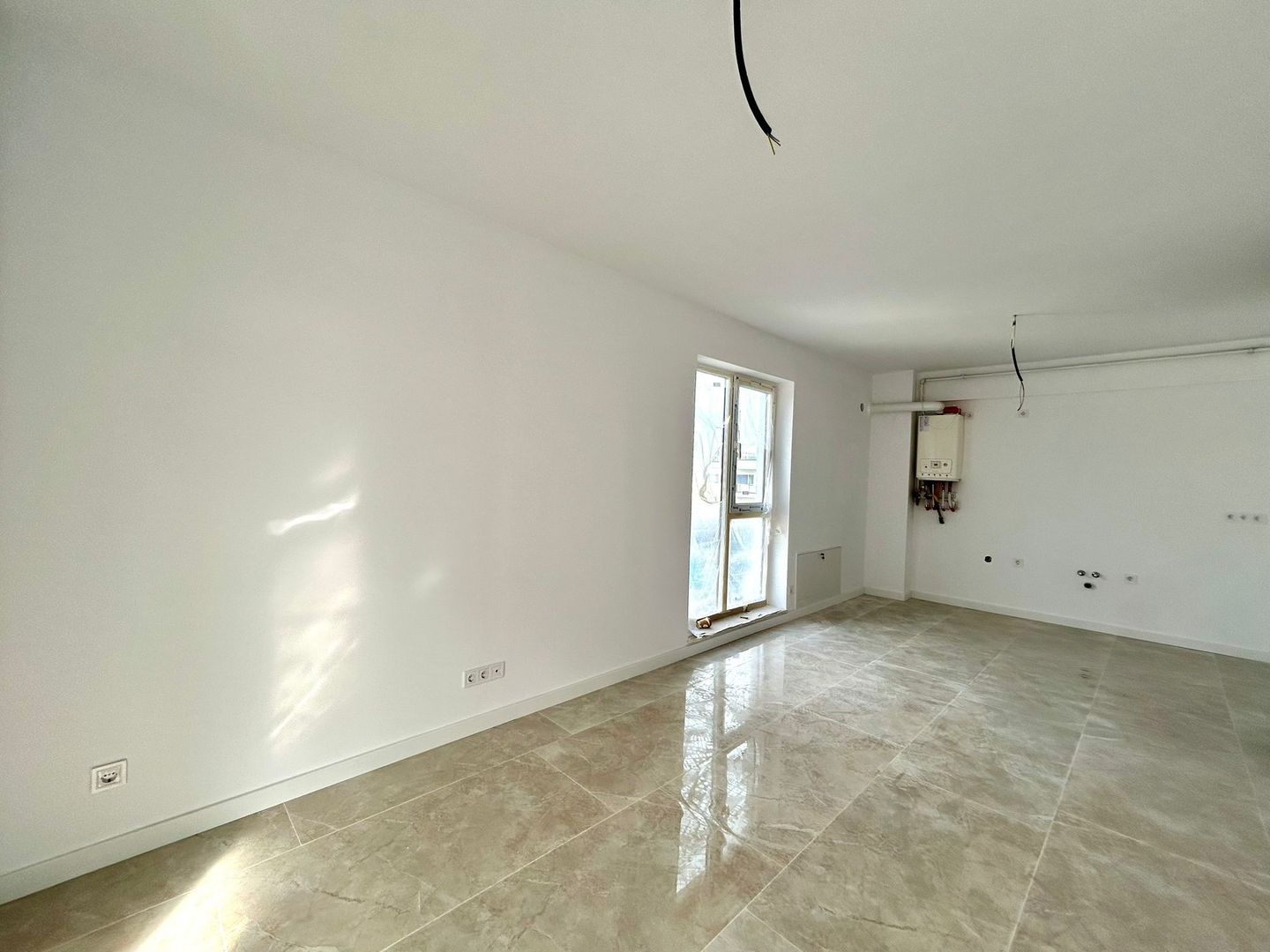 Apartament cu 3 camere de vânzare în Muzeul Apei, Floresti - Poză 2