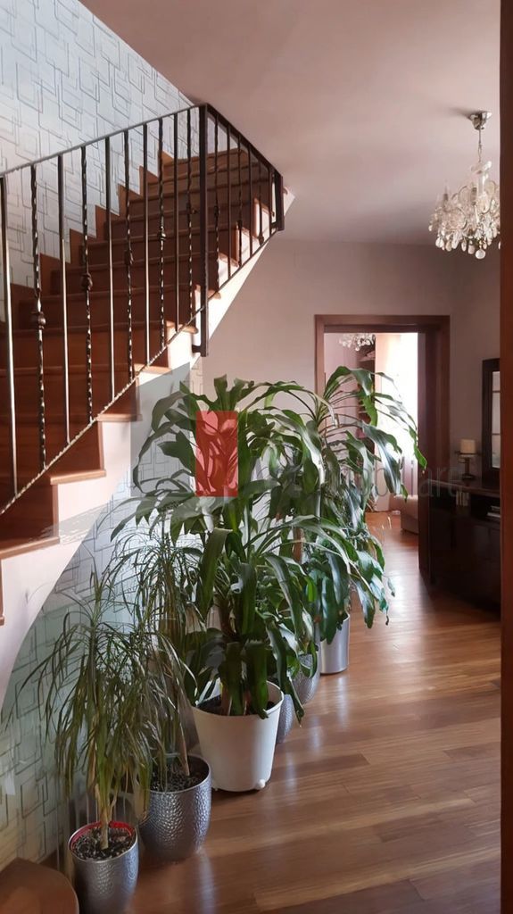 O vilă cu suflet, în inima unei oaze urbane,  D+P+2-190 mp utili - Poză 1