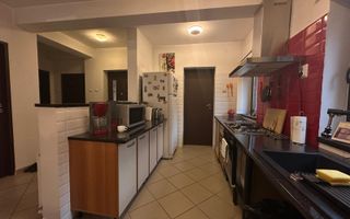 Casă individuală P+1E, construită în 2013–zonă liniștită, exclusiv de case - Poză 10