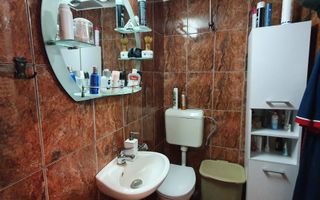 Casa cu 7 camere, 2 spatii comerciale, pretabila pt. birouri, Centru - Poză 15