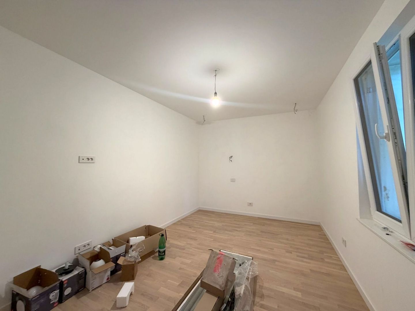 2 camere renovat integral - incalzire in pardoseala centrala proprie balcon - Poză 4