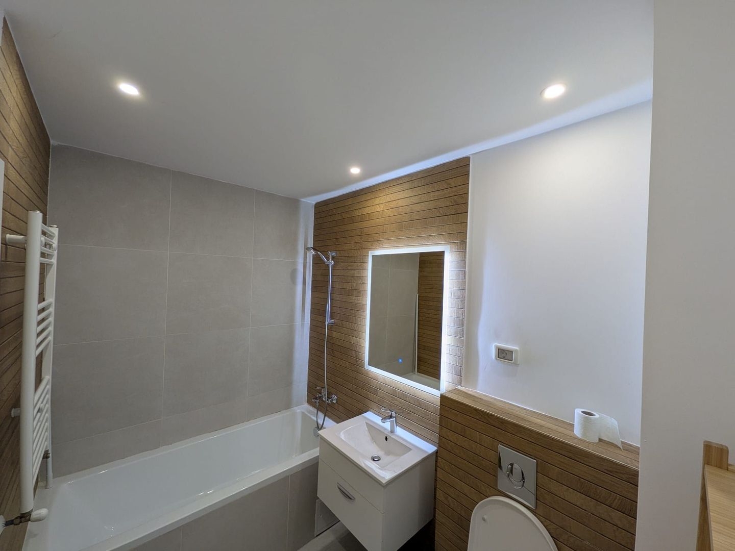 AP. 2 CAMERE- REGIE, BLOC NOU, CENTRALA PROPRIE, METROU 10 MINUTE - Poză 10