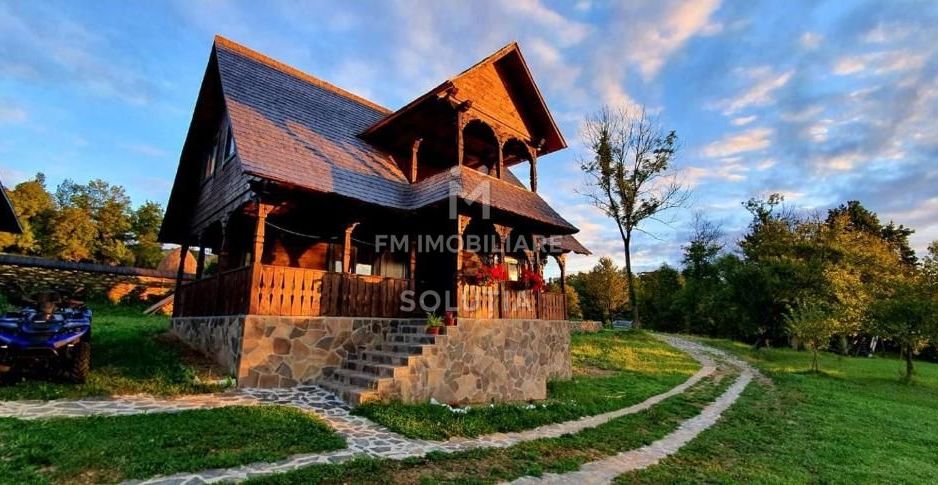 Pensiune agroturistică: 3 case tradiționale + teren în Desești - Poză 3