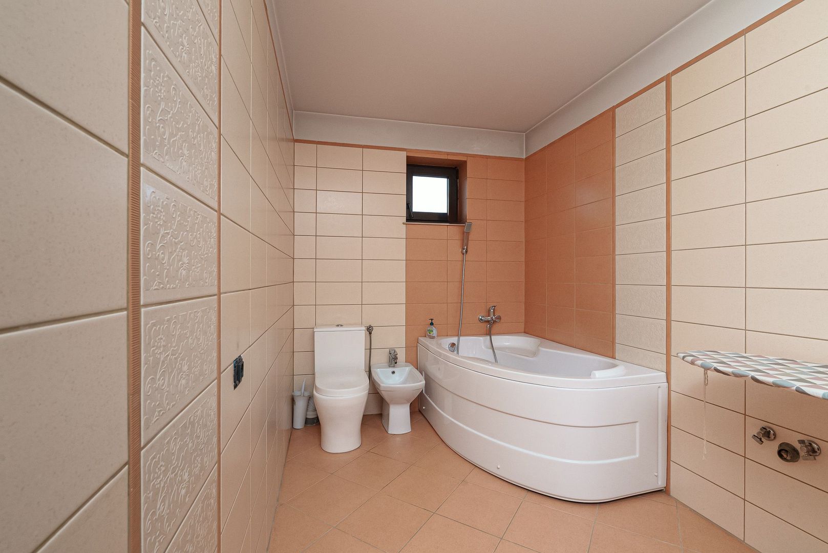 RAHOVA Salaj Vila 2007 S+P+1+M calitate superioara 370 mp - Poză 23