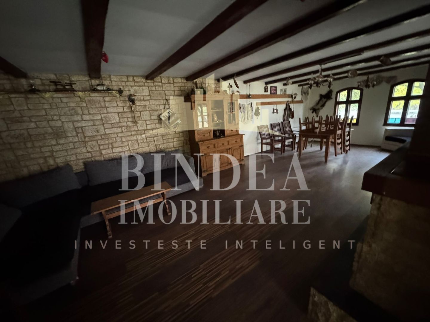 Oportunitate investitie: două reședințe de vacanță/ cabane 3940mp teren - Poză 3