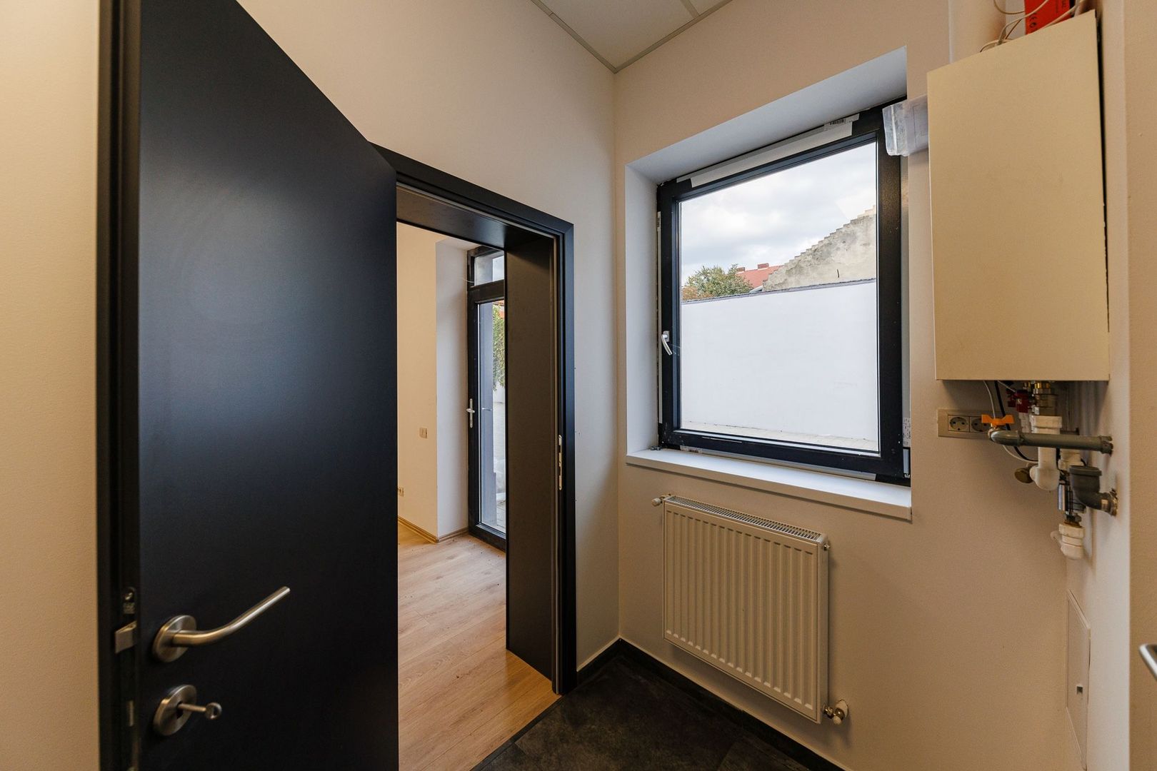 Prima inchiriere - Spatiu birouri 70 mp | Grup sanitar&Zona Chicineta - Poză 10