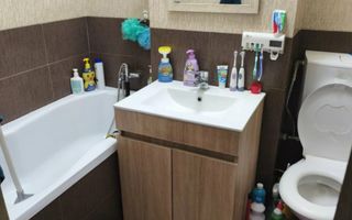 Decomandat renovat 2 camere sector 4 Resita - Poză 5