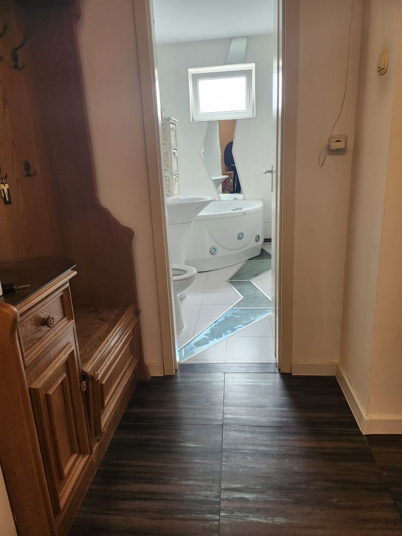 Apartament mobilat3 camere-Tractoru - Poză 14