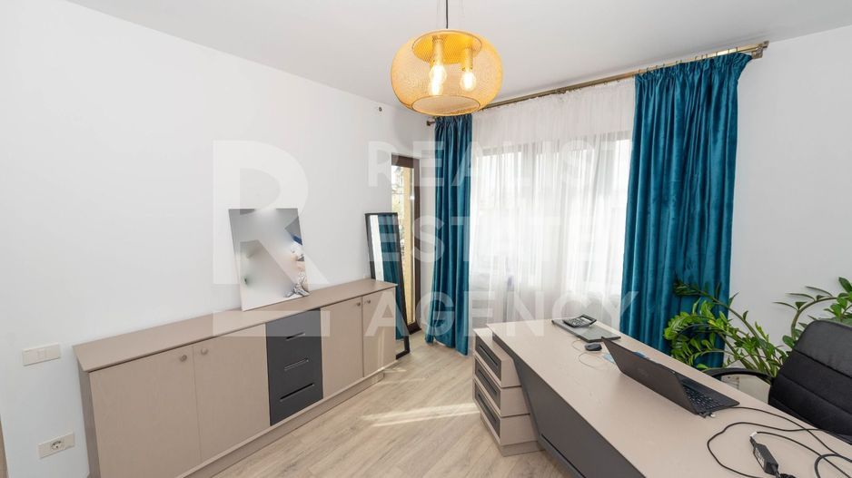 Vila in Tunari cu garaj si spatii de depozitare - Poză 12