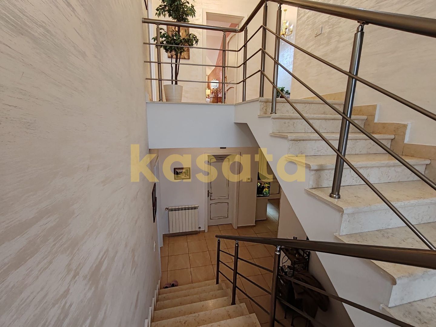 Vila care redefinește echilibrul între rafinament, spațiu și liniște - Poză 27