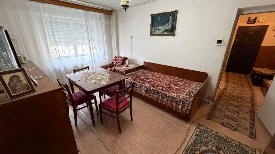 Apartament 4 camere, etaj 3 - Cugir - Poză 1