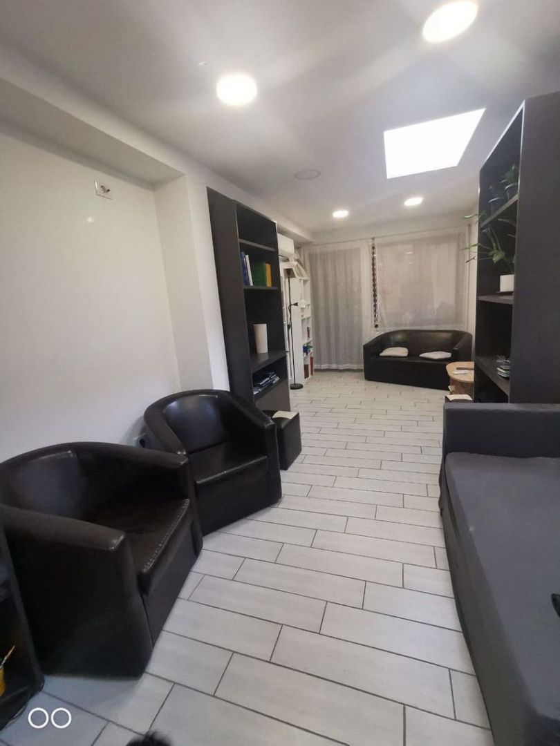 APARTAMENT CU TERASA SI CURTE | GORJULUI | APUSULUI - Poză 2