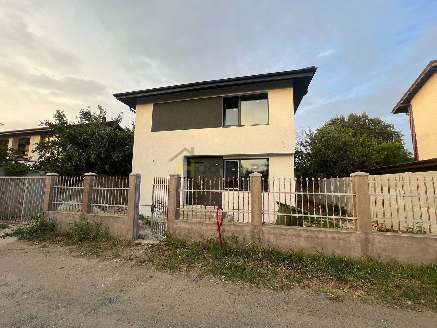 Vila individuala 4 camere finisaje la alegere Str Martisor - Poză 1