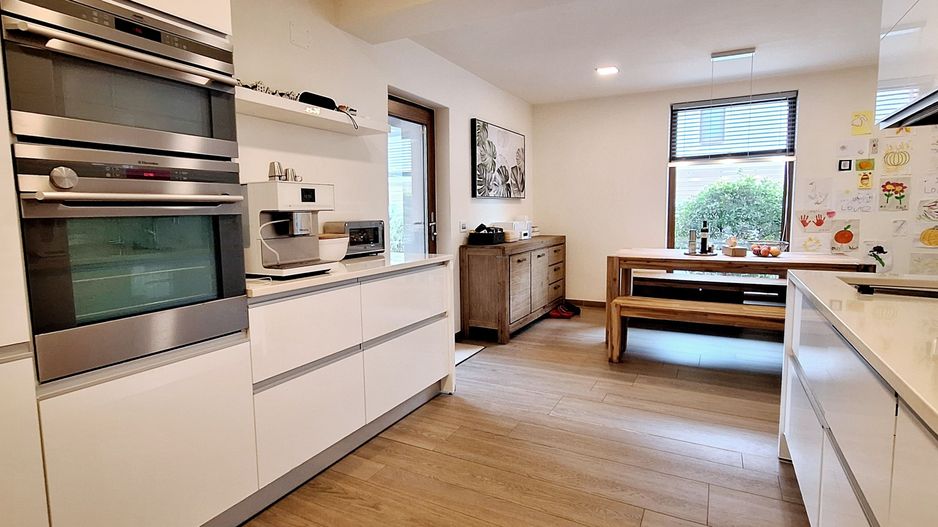 Casa eficienta energetic cu piscina in Giroc - Poză 13