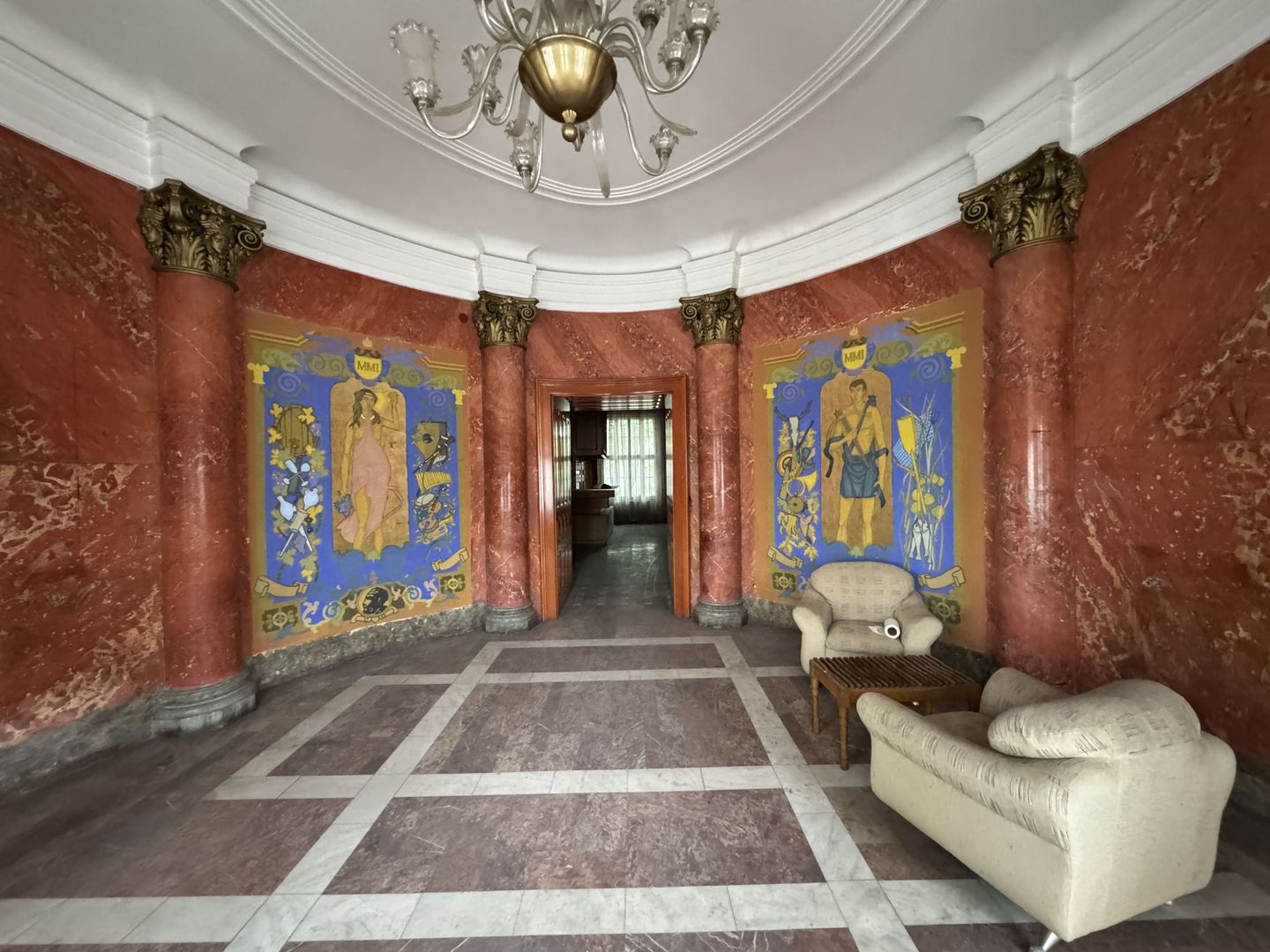 Spatiu la parter in zona Centrala fostul hotel Timisul - Poză 2