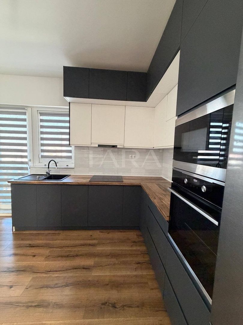3 Camere Premium cu Terasă de 36 mp și 2 Garaje – Floresti. - Poză 1