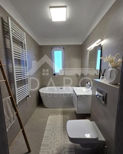 Penthouse 120 mp cu terase generoase - Poză 13