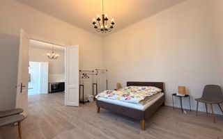 Apartament cu 3 camere si balcon, in Centru, langa Tribunal! - Poză 1
