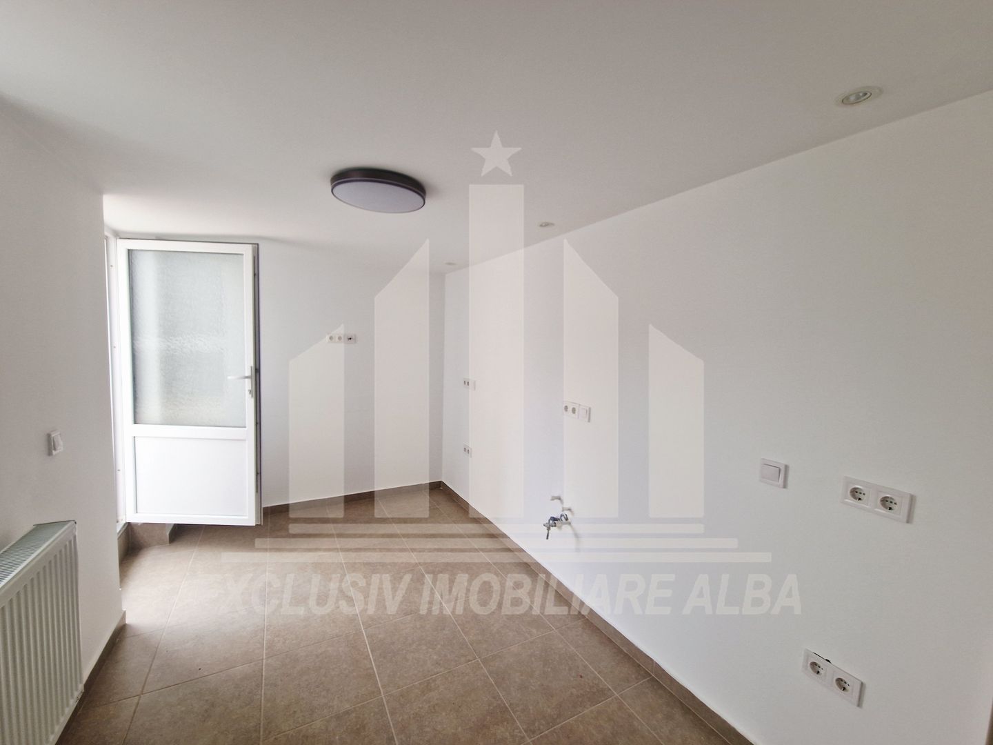 Casa individuala | 120mp | 500mp teren | Centru - Poză 7