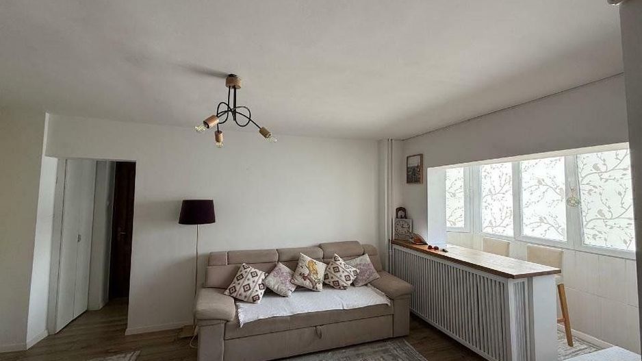 De vânzare, apartament 4 camere  I. Mihalache (1 Mai) sect 1 - Poză 3