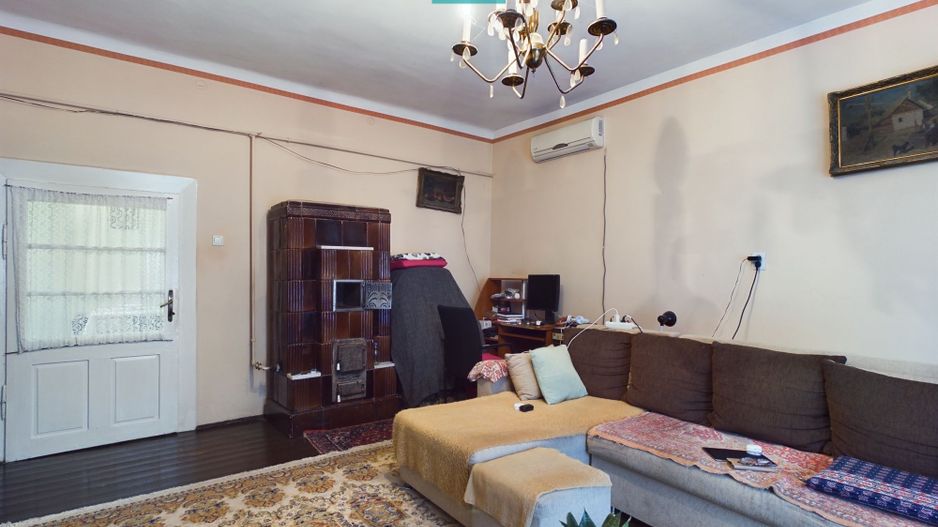 Apartament la casă cu 4 camere în Pârneava - Poză 2