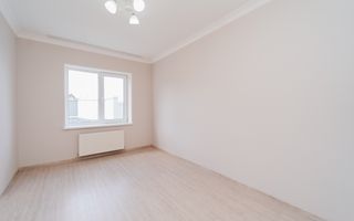 De vinzare Apartament 2 camere si balcon + living cu logie - Poză 9
