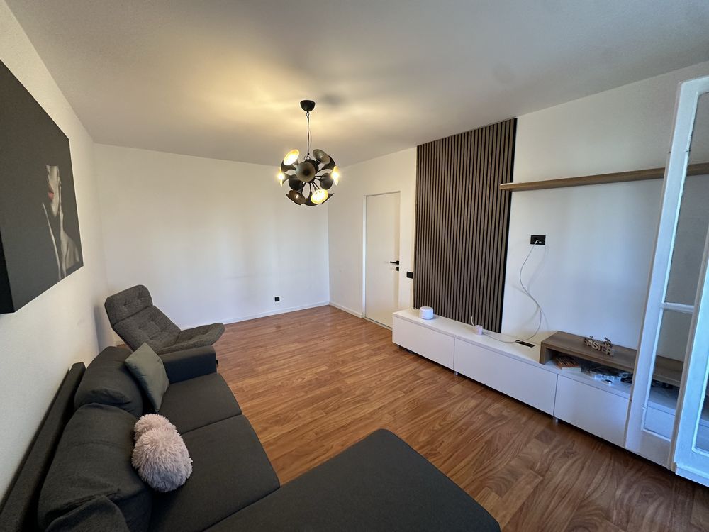 Închiriere Apartament cu 2 camere, decomandat, metrou Dristor in fata blocului - Poză 2