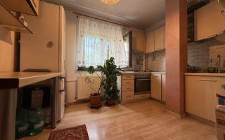 Grasoniera spatioasa la 5 minute de metrou, intr-un bloc mixt - Poză 8