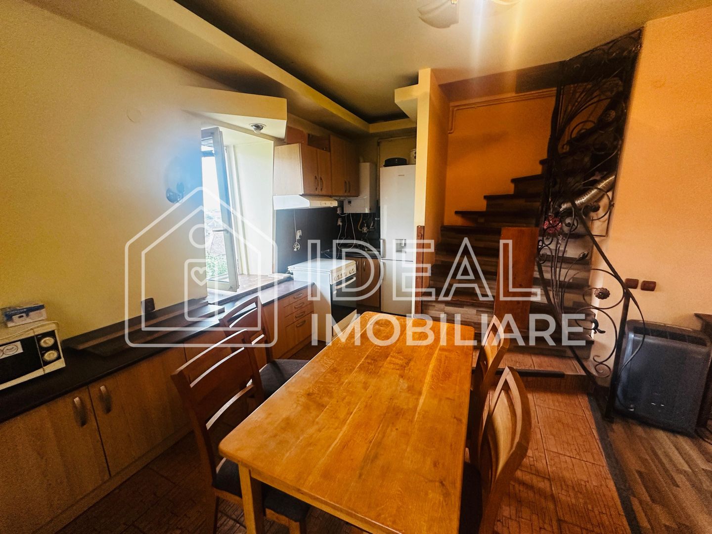 Apartament cu 3 camere la mansarda, in zona Terezian - Poză 3