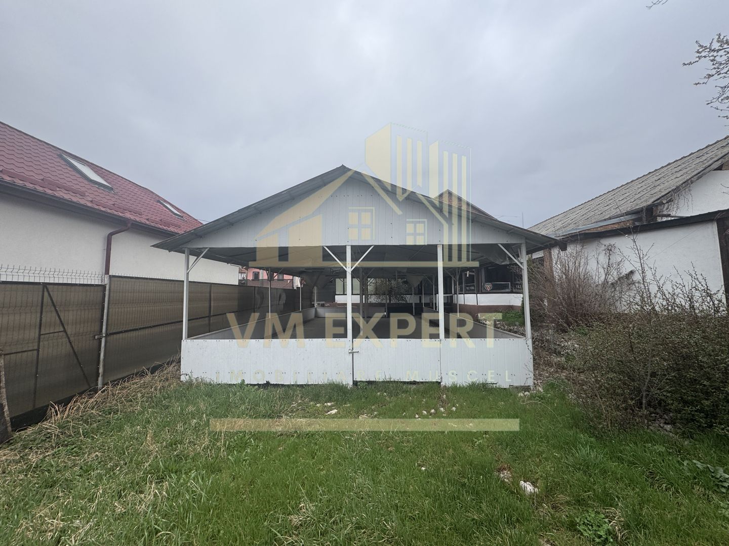 SPATIU COMERCIAL CAMPULUNG ZONA CENTRALA - Poză 13