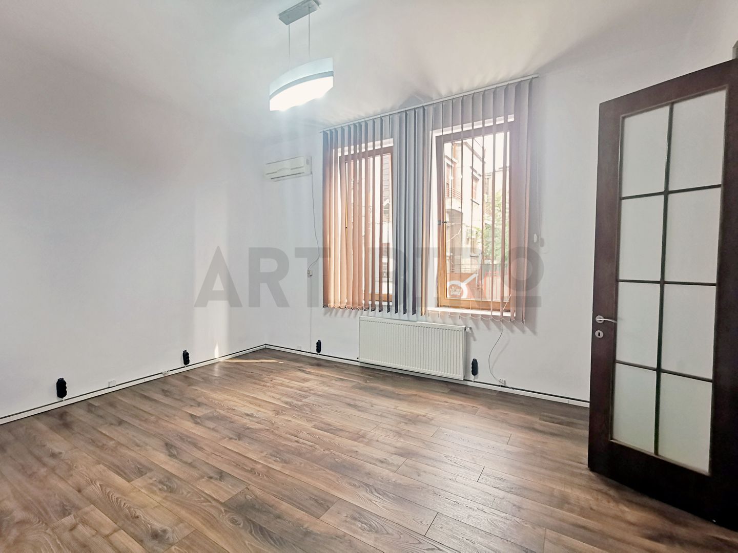 Zero comision, vila renovata 120mp Unirii birou sau clinica, 9' metrou - Poză 2