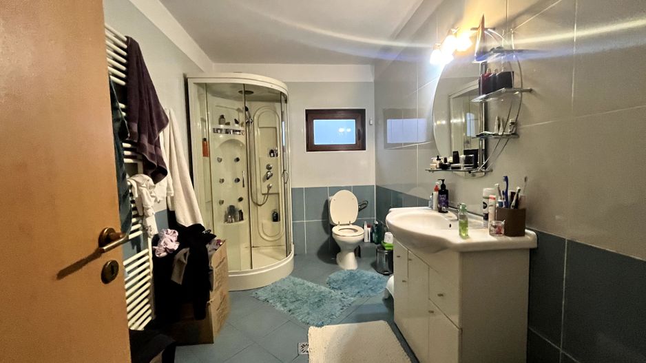 Casă spațioasă, confort ridicat, garaj și teren generos, zona Aradului - Poză 23