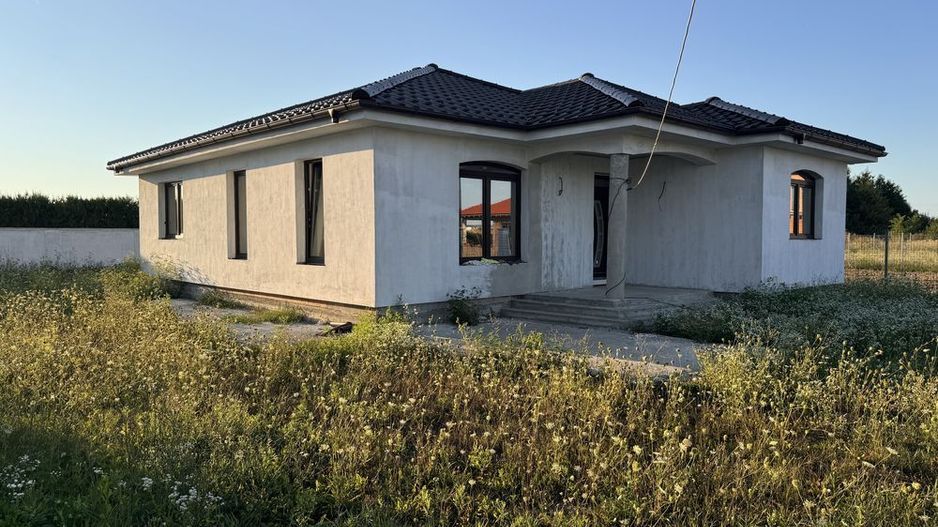 Casa semifinisata de vanzare Botiz - Poză 1