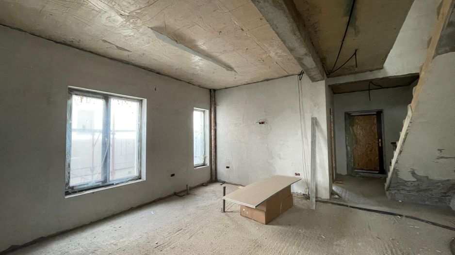 Duplex separat prin garaj si superpozitie - Poză 2