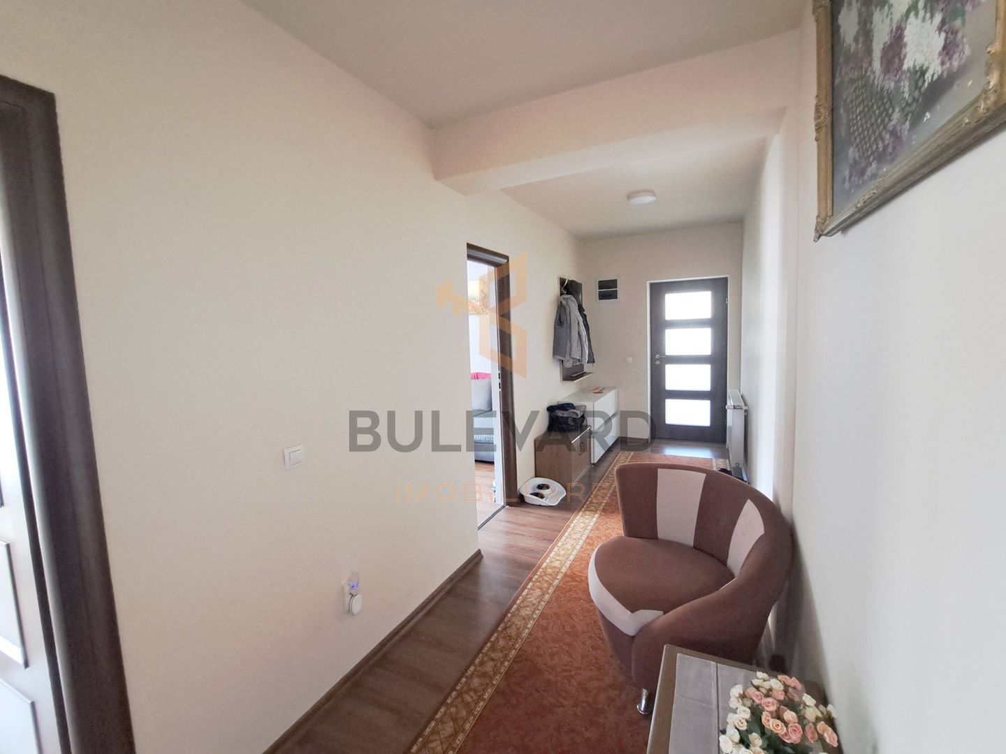 Comision 0! Casa 206 mp utili + pod 60 mp, 4 parcari, 304 mp teren - Poză 12