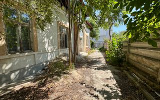 OPORTUNITATE RARA - imobil central, multifunctional, curte PROPRIE - Poză 2