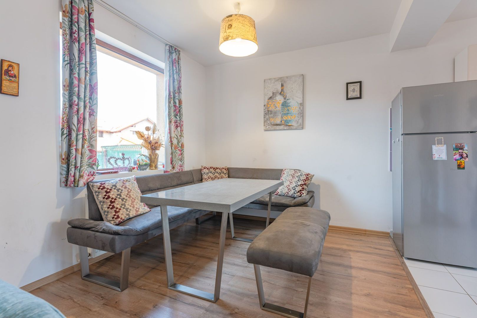 Casa insiruita compusa din 4 camere in Sanpetru - Poză 9