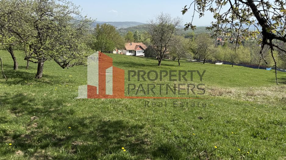 Terenuri Bran - Predelut  Priveliște către Bucegi și Postăvaru - Poză 5