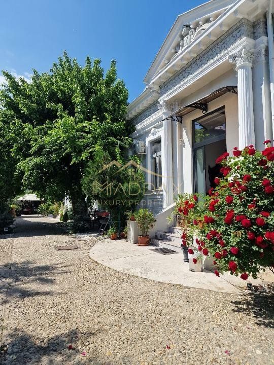 P+M (1000mp), curte (1750mp), 70 incaperi, 35 camere Unirii, multiple destinatii - Poză 1