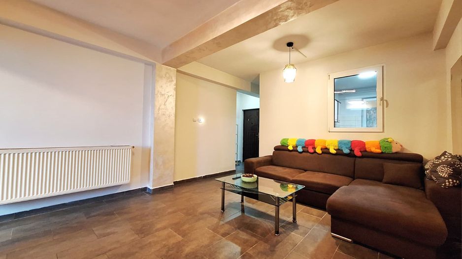 Apartament cu 2 camere de vânzare în zona Aparatorii Patriei - Poză 2