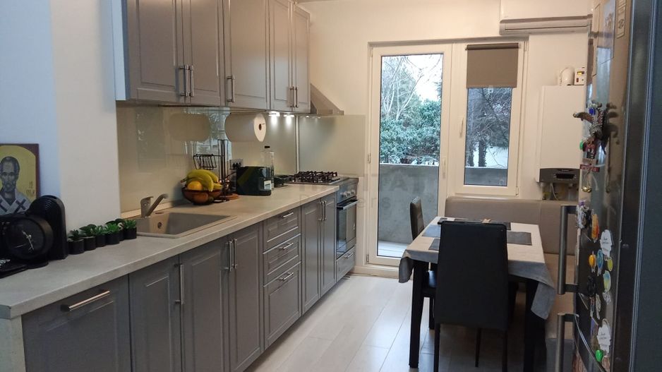 3 camere Mega Mall mobilat si utilat modern - Poză 6