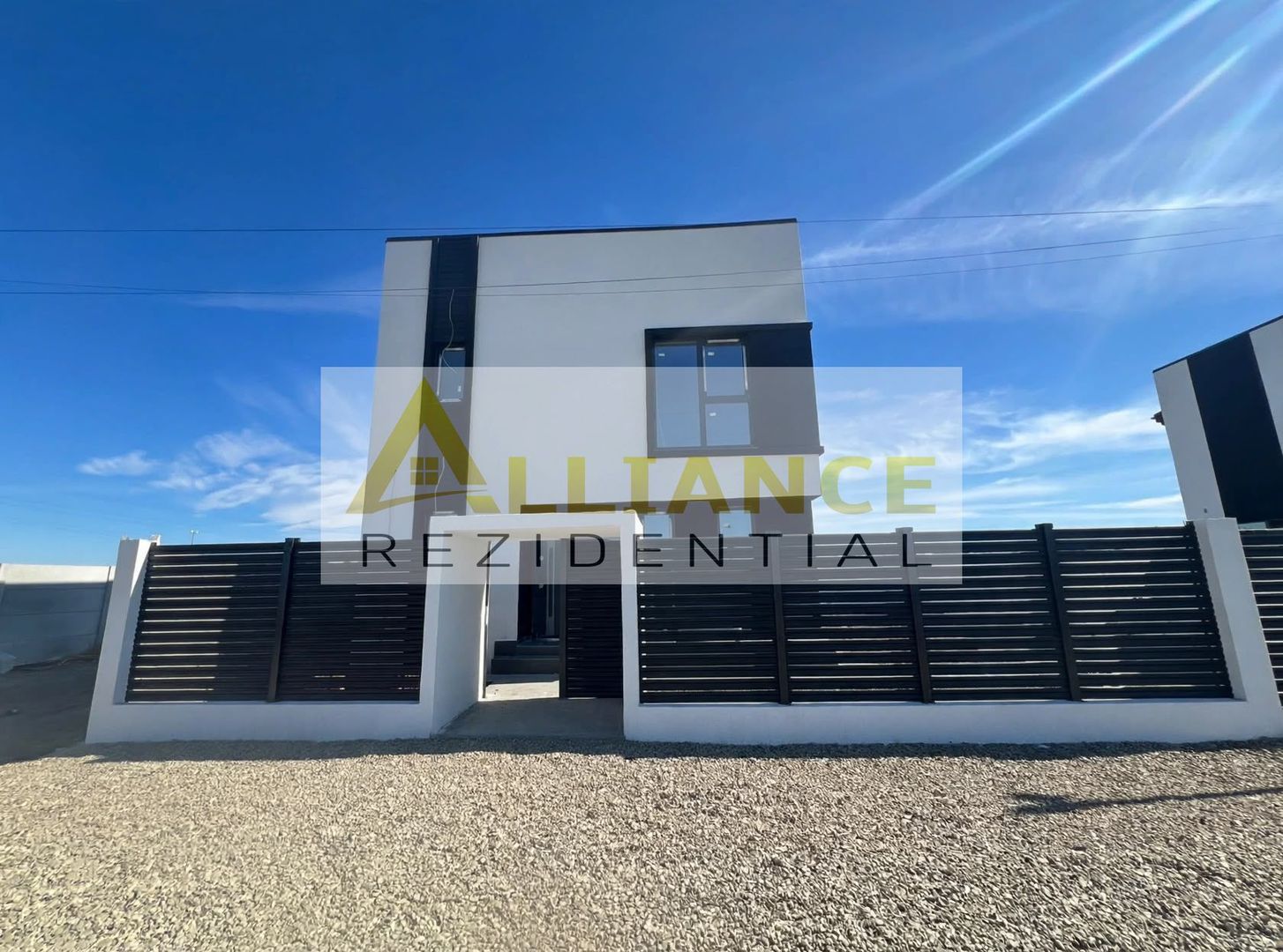Casa Individuala - 4 camere - 300 MP TEREN-STR.MIORITA - Poză 3