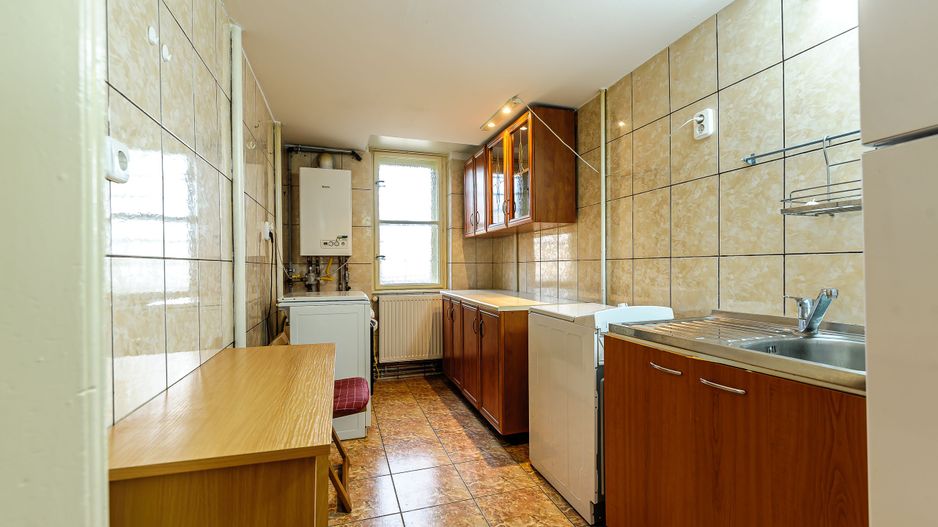 APARTAMENT CU O CAMERĂ ULTRACENTRAL - Poză 3
