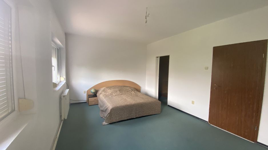 Casa de vânzare/închiriere zona Lunei - Poză 13