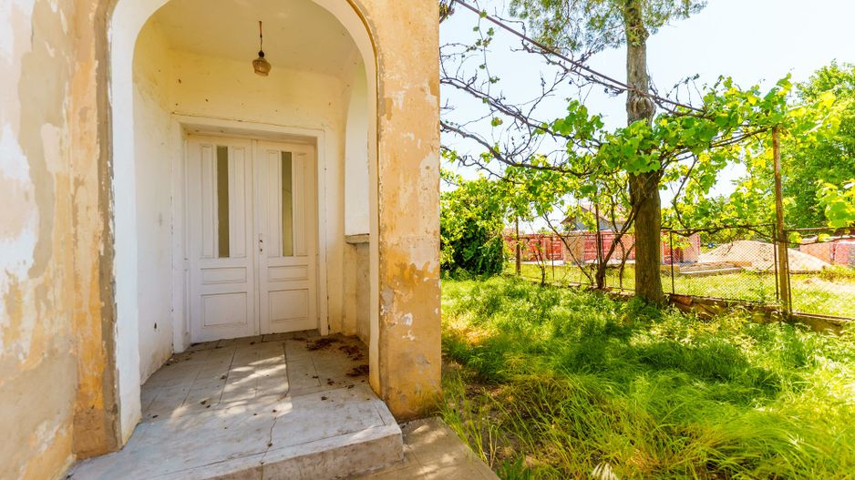 Casă cu potențial în Iratoș - Poză 19