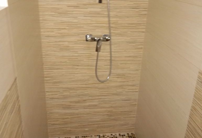 Garsoniera renovata, centrul vechi, centrala proprie, imobil fara risc - Poză 8