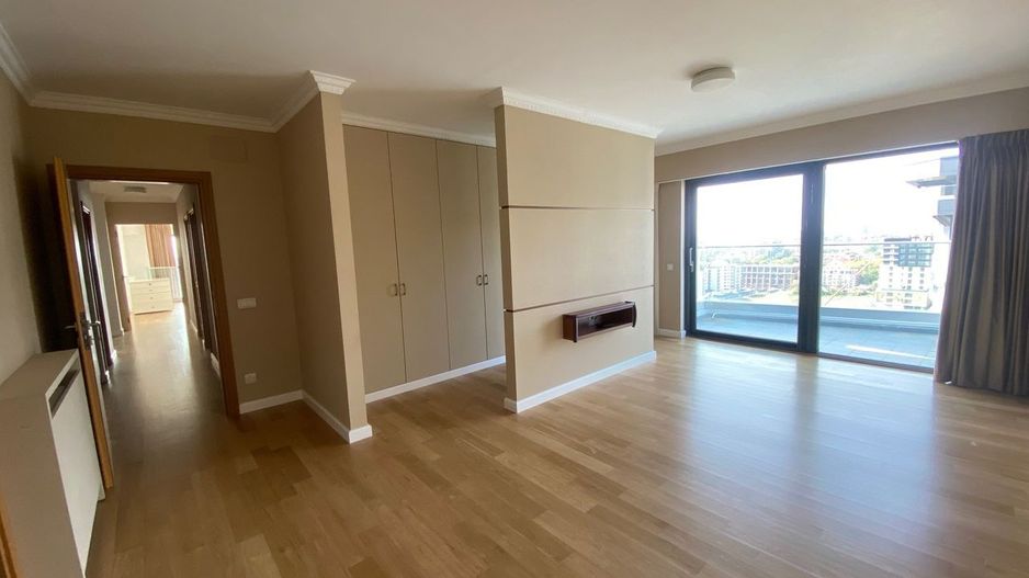 Duplex spectaculos 5 camere 266mp balcoane 32mp Pipera, Floreasca Nord - Poză 12