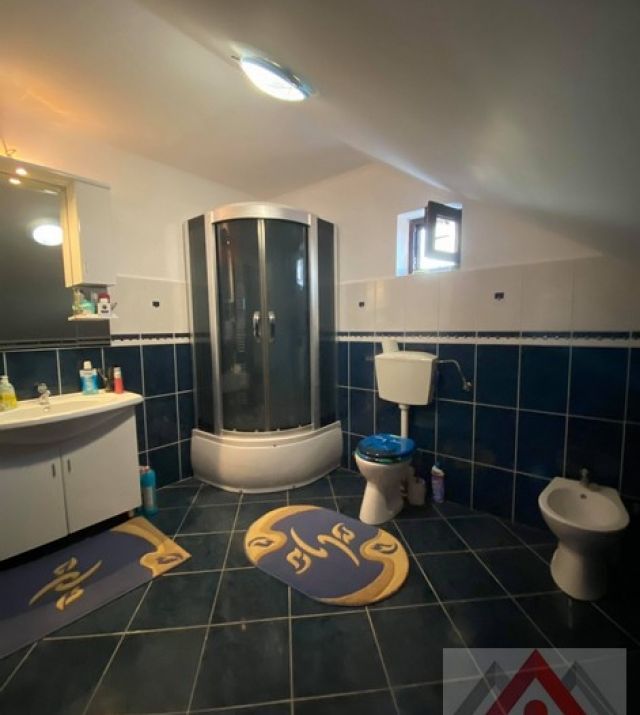 Ag EUROPA vinde casa individuala 6 cam. si teren 5 ari în Titulescu. - Poză 7