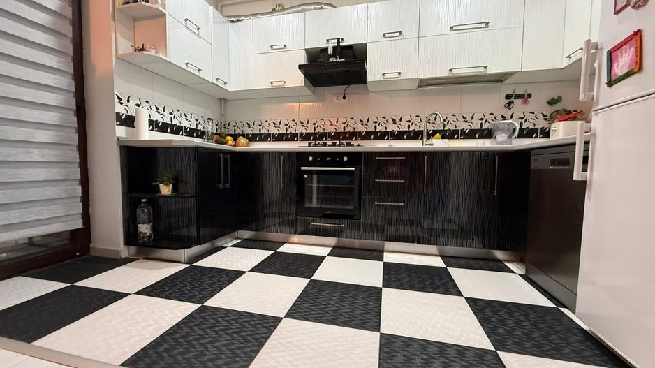 Apartament cu 3 camere, decomandat, zona Albert - Poză 3